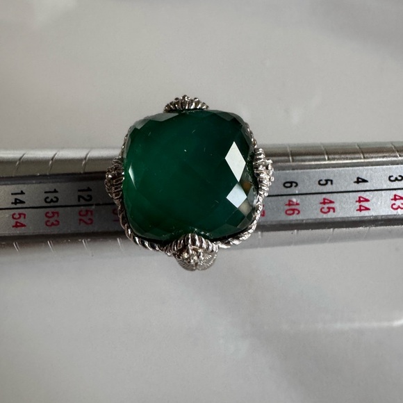 Green  stone Ring with Ornate Silver Setting - Picture 9 of 10
